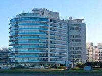 Edificio en Brava 4006 1 chica